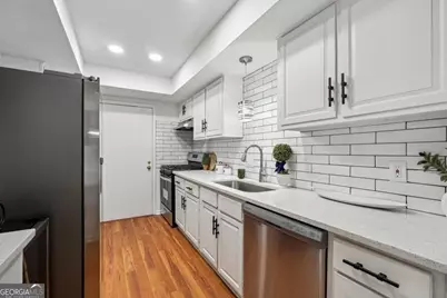 6851 Roswell Road #N-20, Sandy Springs, GA 30328 - Photo 2