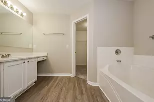 628 Shadow Lake Dr, Lithonia, GA 30058 - Photo 10