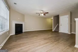 628 Shadow Lake Dr, Lithonia, GA 30058 - Photo 2