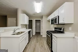 628 Shadow Lake Dr, Lithonia, GA 30058 - Photo 6