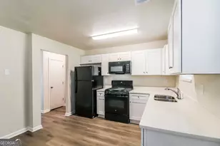 1188 Mill Lake Cir, Stone Mountain, GA 30088 - Photo 8