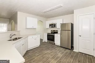 7471 Garnet Dr, Jonesboro, GA 30236 - Photo 6