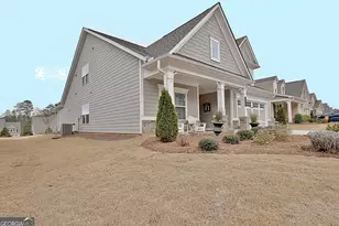 510 Timberbrook Dr, Sharpsburg, GA 30277 - Photo 2