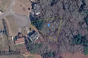 128 Bombay Ln, Grantville, GA 30220 - Photo 1