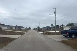 3021 NE 2nd Ave, Cape Coral, FL 33909 - Photo 4