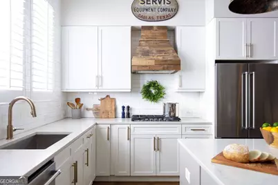 1298 Chelsea Circle NW, Atlanta, GA 30318 - Photo 2