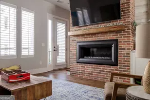 1298 Chelsea Cir NW, Atlanta, GA 30318 - Photo 4