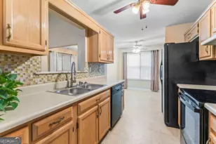 64 Dogwood Lakes Dr, Hampton, GA 30228 - Photo 14