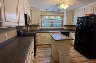 687 Harper St, Jesup, GA 31546 - Photo 4