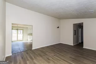 1070 Salisbury Trail, Riverdale, GA 30296 - Photo 4