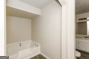 1070 Salisbury Trail, Riverdale, GA 30296 - Photo 10