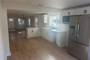 614 W 38th St, Savannah, GA 31415 - Photo 8