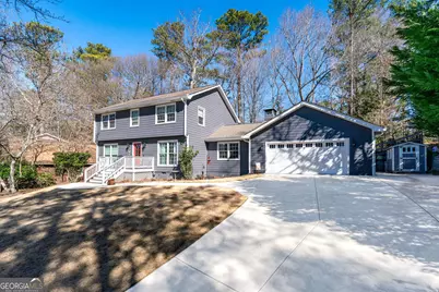 9330 Martins Lake Drive, Roswell, GA 30076 - Photo 2