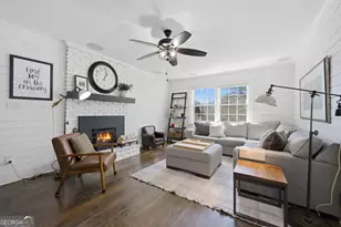 9330 Martins Lake Dr, Roswell, GA 30076 - Photo 16