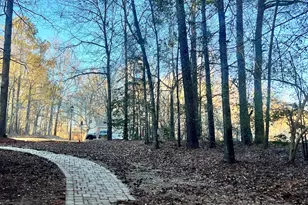 1004 Crown River Pkwy, McDonough, GA 30252 - Photo 2