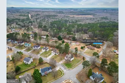 679 Michael Cir, Monroe, GA 30655 - Photo 2