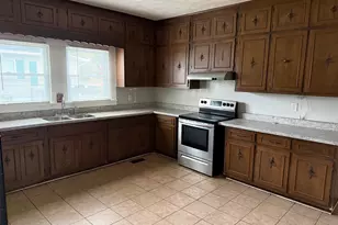 129 R St SW, Thomaston, GA 30286 - Photo 2