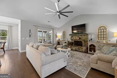 22 E Field Street, Newnan, GA 30263 - Photo 18