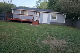 5349 Tracey Dr, Stone Mountain, GA 30088 - Photo 2