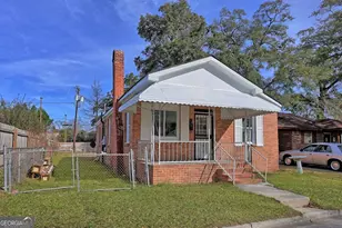 1114 E 59th St, Savannah, GA 31404 - Photo 2