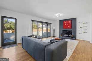 7330 Hunters Branch Dr NE, Atlanta, GA 30328 - Photo 14