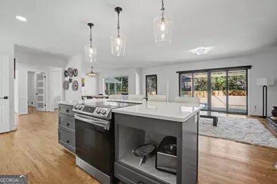 7330 Hunters Branch Drive NE, Atlanta, GA 30328 - Photo 22