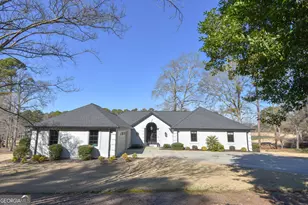 1091 Fairway Ridge Rd, Greensboro, GA 30642 - Photo 2