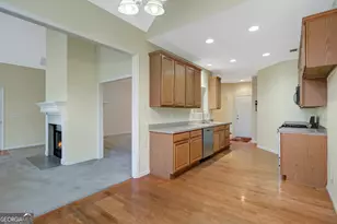 12271 Molly Sue Ln, Fayetteville, GA 30215 - Photo 8