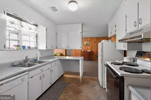 608 S Leroy St, Metter, GA 30439 - Photo 8