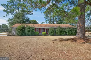 608 S Leroy St, Metter, GA 30439 - Photo 2