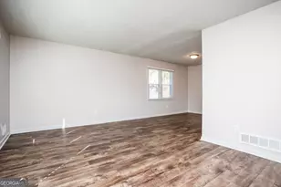 537 Plainville Dr, Atlanta, GA 30331 - Photo 2