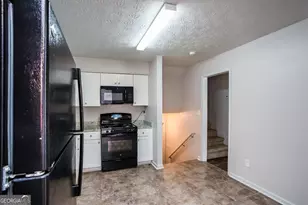 537 Plainville Dr, Atlanta, GA 30331 - Photo 4