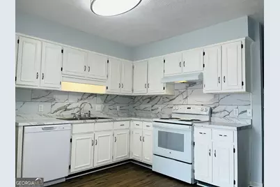 104 Peactree Court #UNIT B, Lagrange, GA 30241 - Photo 6