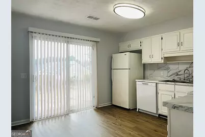 104 Peactree Court #UNIT B, Lagrange, GA 30241 - Photo 4