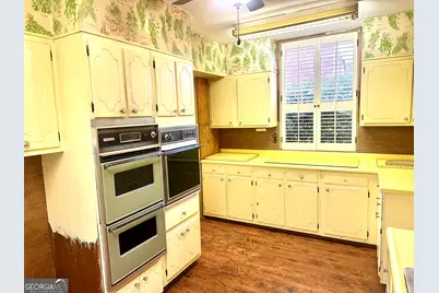 550 S Hill St, Griffin, GA 30224 - Photo 18