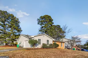 6388 Eastbriar Dr, Lithonia, GA 30058 - Photo 2