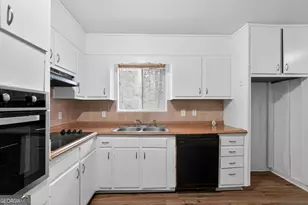 5700 Deerfield Trail, Atlanta, GA 30349 - Photo 22