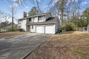 1142 Chapman Cir, Stone Mountain, GA 30088 - Photo 2