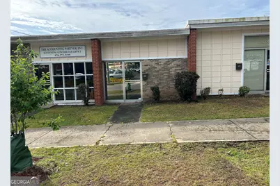 426 Academy Avenue, Dublin, GA 31021 - Photo 1