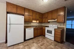 280 Chase Dr, Fayetteville, GA 30214 - Photo 2