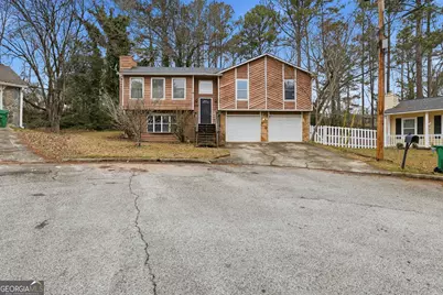 5447 Pepperwood Court, Stone Mountain, GA 30087 - Photo 2