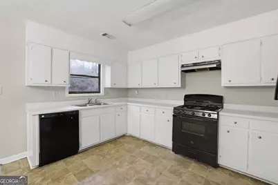 5447 Pepperwood Court, Stone Mountain, GA 30087 - Photo 18