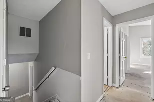 551 Hickory Hills Ct, Stone Mountain, GA 30083 - Photo 32