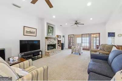 2127 Charing, Brunswick, GA 31525 - Photo 6