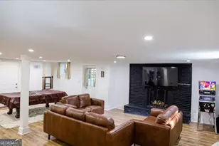 280 W Lake Dr NW, Atlanta, GA 30314 - Photo 22