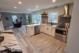 610 Glenforest Rd, Sandy Springs, GA 30328 - Photo 12