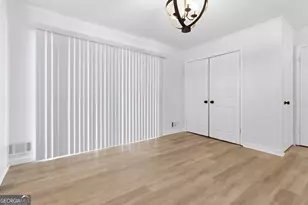 2275 Country Club Ln SW, Atlanta, GA 30311 - Photo 8