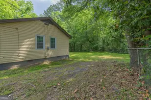 525 Baker Cir NW, Atlanta, GA 30318 - Photo 2