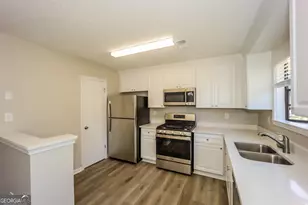 252 Windemere Way, Jonesboro, GA 30238 - Photo 8