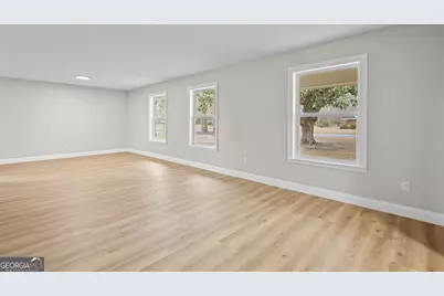 215 Glynn Street, Jesup, GA 31545 - Photo 6